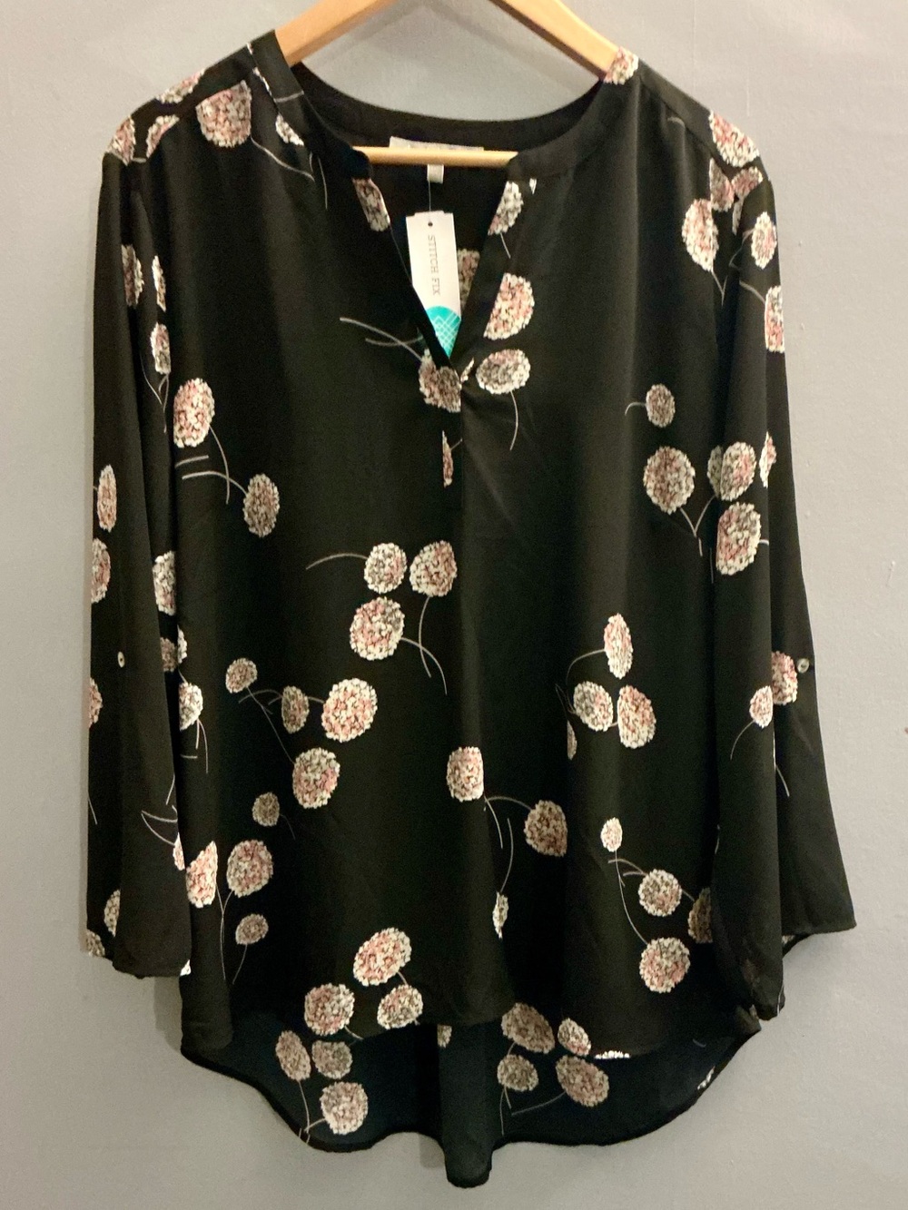 NWT Daniel Rainn Black Floral Split Neck Blouse XXL